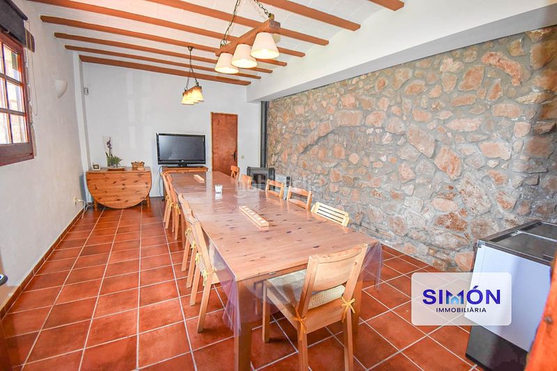 Foto 0ad3fb54-b4e2-4bf2-bc1b-46df9ba94ecf. Country house with heating pool in Sant Pere Sallavinera