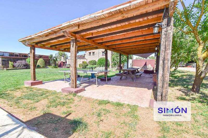 Foto 2d748b31-3e54-480c-85b7-be8dfc6d3fbd. Country house with heating pool in Sant Pere Sallavinera