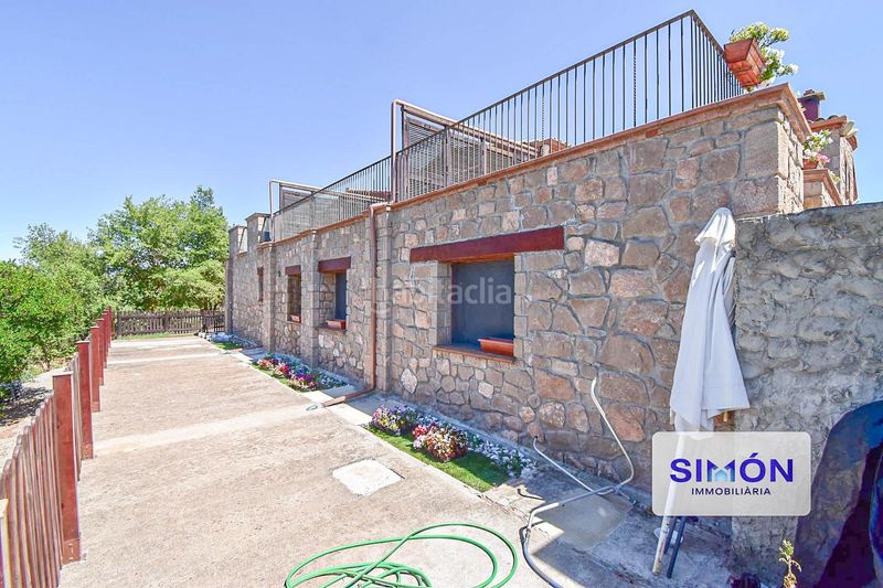 Foto 4a84d840-b0f9-4688-8842-9351b3577b0d. Country house with heating pool in Sant Pere Sallavinera