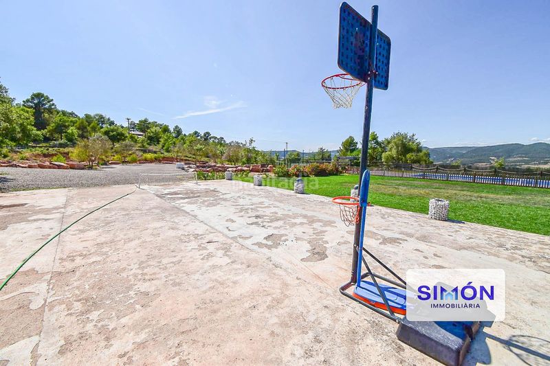 Foto 57abe1d3-bc1a-4da0-ac03-e4e4ede3b144. Country house with heating pool in Sant Pere Sallavinera