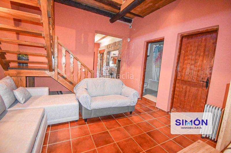 Foto 65f64bbf-6831-4abd-b14f-2f07e532f701. Country house with heating pool in Sant Pere Sallavinera