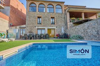 Bauernhof in Casserres. Fantástica masia restaurada con mucho encanto, de 405 m2 i con e