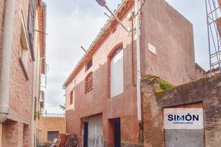 Local Comercial a Santpedor. Edificio de 213 m2 contruidos con múltiples funcionalidades y cé