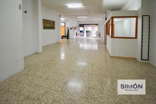 Local Comercial a Poble Nou. Oportunidad local comercial al lado las bases de 229 m2 con gran