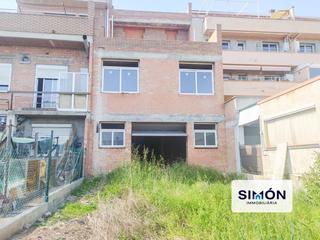 Casa adossada a Balsareny. En venta  edificio en estructura a terminar en balsareny
