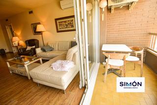 Piso en Poble Nou. Amplio piso semireformado, muy luminoso con 4 habitaciones, park