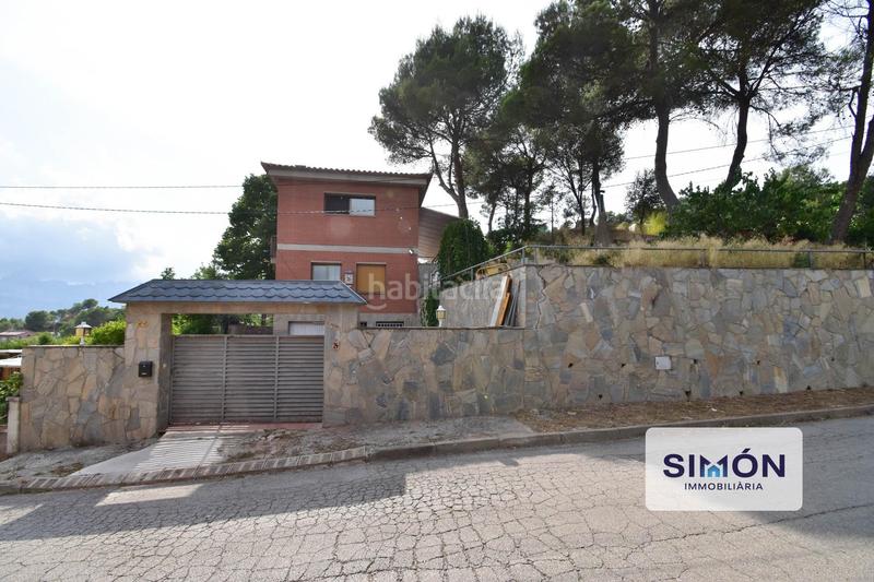 Foto 035e78ff-3215-4998-b9e4-0a2a6b7a49ea. Haus mit parking pool in Rellinars