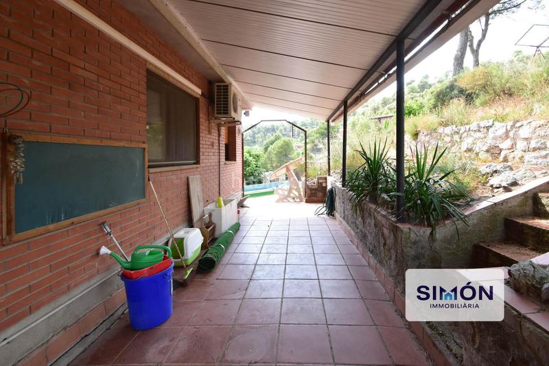 Foto 419959a3-7e7f-4c3f-9e42-13efe48a5740. Haus mit parking pool in Rellinars