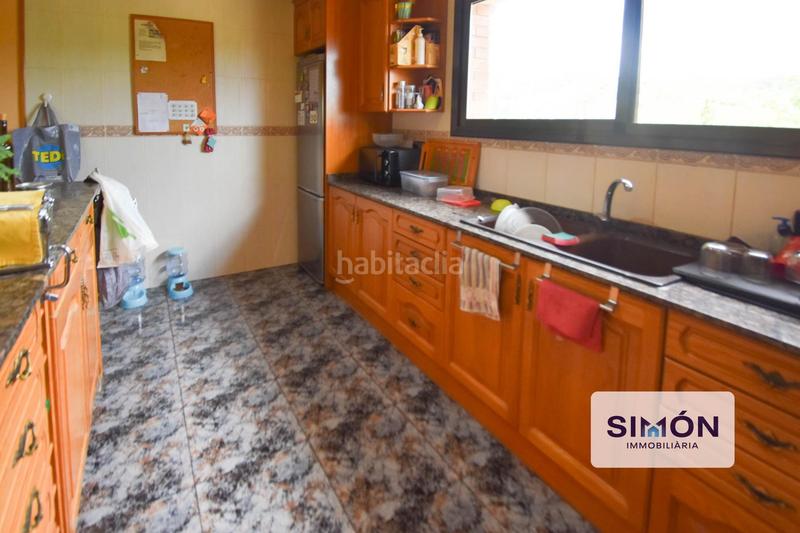 Foto db48f1b8-0e4a-46f6-8a9d-1270371fe501. Haus mit parking pool in Rellinars