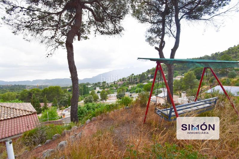 Foto f111090d-6ed1-4ef4-9a5e-133cd807a327. Haus mit parking pool in Rellinars