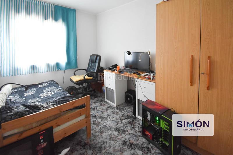 Foto f2660354-5558-40b5-94fe-ee6487e06862. Haus mit parking pool in Rellinars