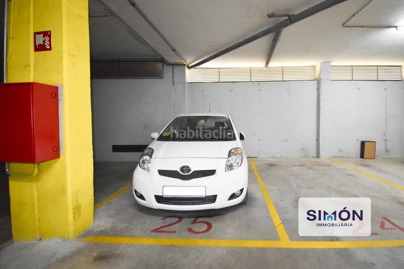 Foto 8f0bd392-826e-4d98-a71d-f1d481613a00. Parking coche plaza de aparcamiento amplia en excelente ubicación al lado hospital sant joan de deu en Manresa