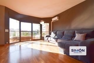 Pis  Carrer del primer de maig. Amplio y luminoso piso coon vistas en el centro de manresa con 5