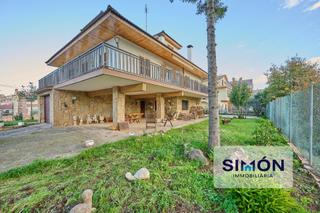 Casa a Artés. Fantástica casa muy bien ubicada en artés, con 7 habitaciones, 4 Casa a Artés. Fantástica casa muy bien ubicada en artés, con 7 habitaciones, 4