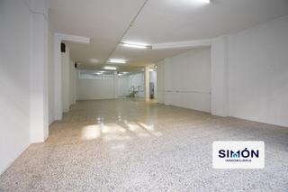 Lloguer Local Comercial a Poble Nou. Oportunidad local comercial al lado las bases de 256 m2 con gran