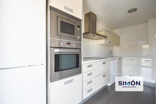 Piso en Carretera de Vic - Remei. Espectacular piso 3 habitaciones, 2 baños, trastero, parking y a