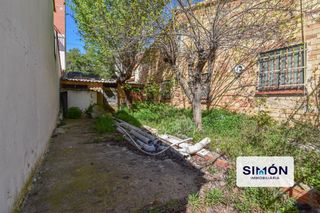 Maison jumelée à Castellbell i el Vilar. Oportunidad casa céntrica con jardín  a reformar al gusto con gr