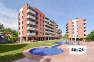Pis a Bases de Manresa - Carretera de Santpedor. Piso con parking, vistas despejadas y piscina en la illa verde!