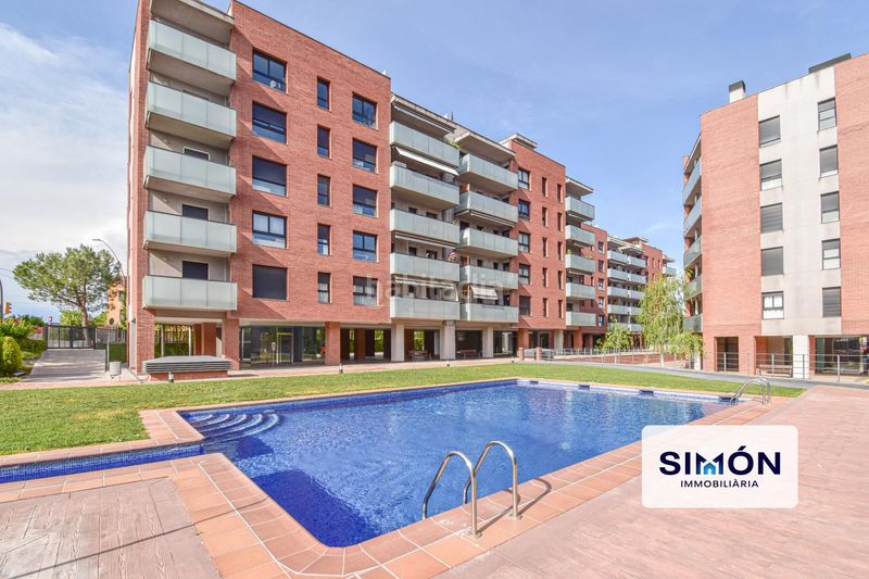 Foto dee4d6c3-53fb-4f14-b13a-4d0c9ee2a4c8. Pis amb calefacció aparcament piscina a bases de Manresa - carretera de santpedor Manresa