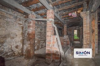 Edificio in Avinyó. Oportunidad de inversión en avinyó! conjunto de fincas con posib