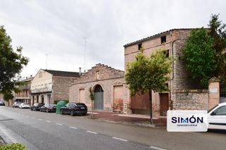Edifici a Avinyó. Oportunidad de inversión en avinyó! conjunto de fincas con posib