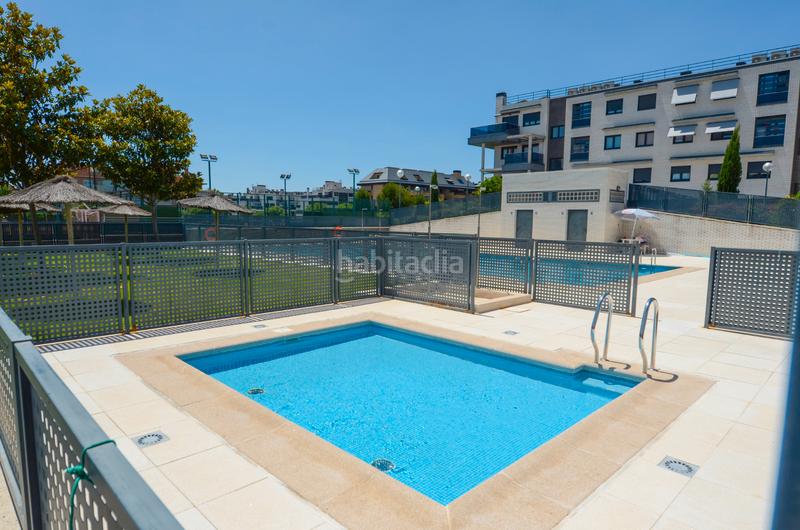 Foto d4c28613-ca78-4ccc-b426-9f7d98f4ed75. Flat with heating pool in Prado de Somosaguas Pozuelo de Alarcón