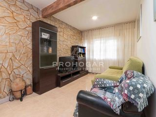 Casa adossada  Calle picota. Oportunidad �nica en el vell�n! adosado reformado con dos vivien