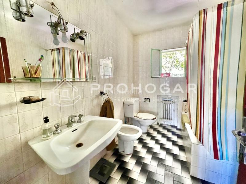 Foto 11f17bd8-d8cd-4e47-bddf-bfffd571b479. Xalet amb aparcament a Bustarviejo