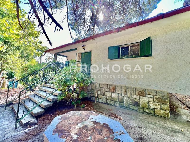 Foto e0986cb4-4913-4772-89b4-feadb6120877. Xalet amb aparcament a Bustarviejo