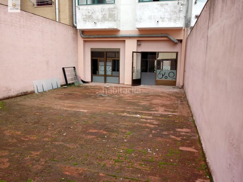 Foto 9ea236c3-321b-49ef-b463-dbf27d919974. Alquiler local comercial se alquila local en zona centro en Cáceres