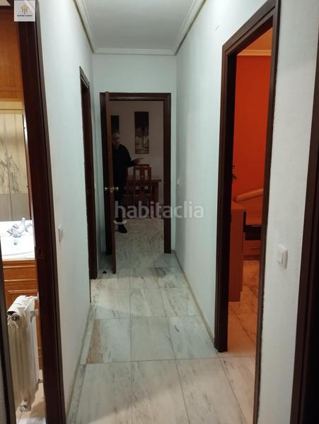 Foto e203a872-2f5e-4276-b089-49d2330e71f1. Pis amb calefacció aparcament a Centro Cáceres