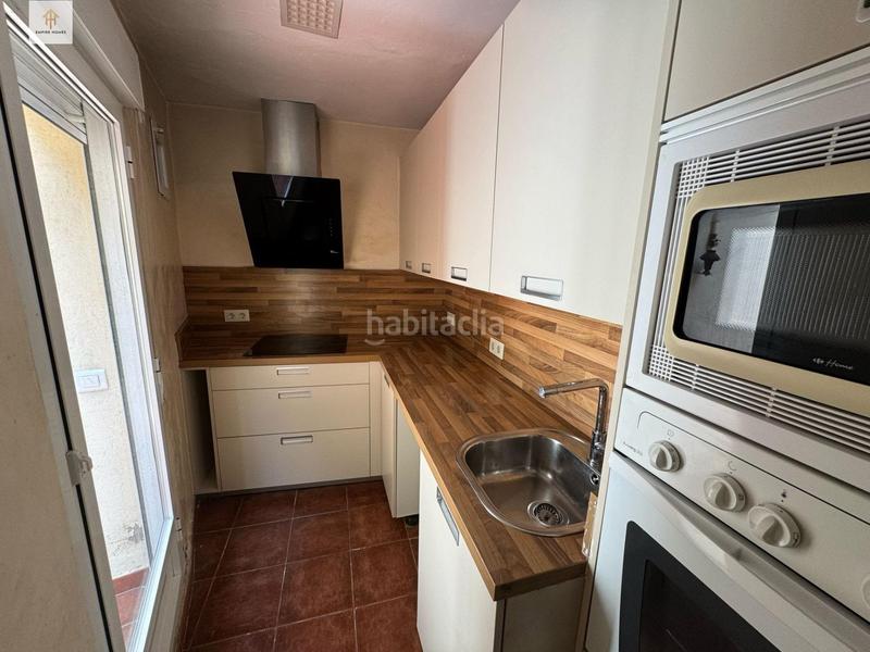 Foto 8d3eba5e-55fa-4cf9-91bb-b488acef96b3. Casa adossada amb calefacció a Casco Antiguo Cáceres