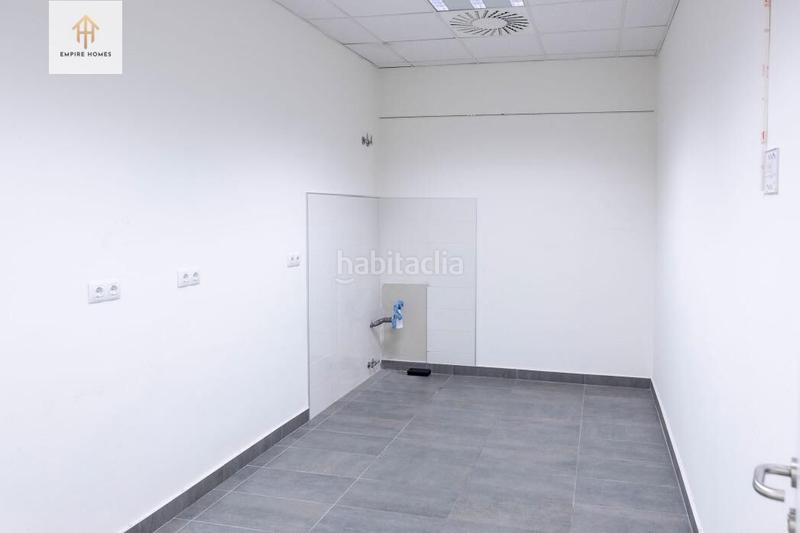 Foto 86f35cde-5fa1-4c82-8aff-276108bd8a0f. Alquiler edificio empire homes alquila un edificio de oficinas en valenciapolígono industrial Fuente del Jarro en Paterna