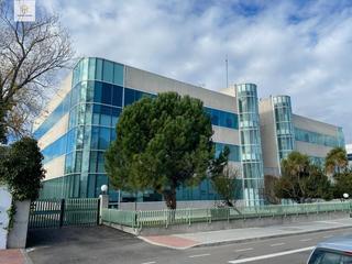 Office space in Estación-Centro. Se vende planta de oficinas en tres cantos madrid