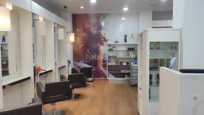 Foto 108367a7-5a2a-4898-a834-66df5fe5525e. Alquiler local comercial traspaso de actividad en salón de belleza en pleno Centro! negociable!!!! en Cáceres