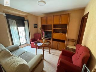 Location Appartement à Casco Antiguo. Se alquila piso en zona plaza de italia