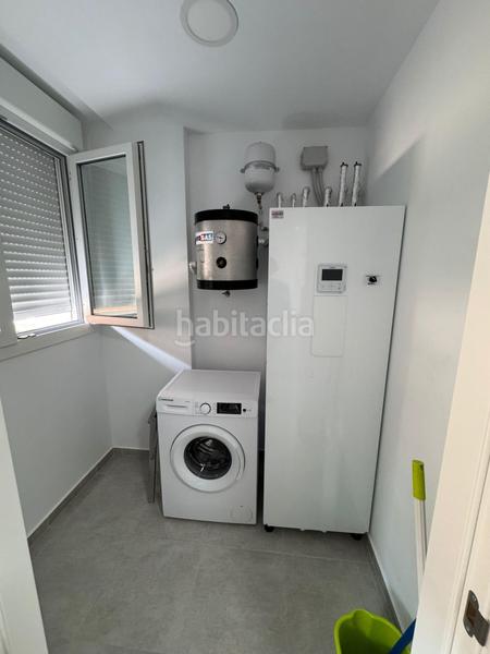 Foto 3ac27c47-97c2-4854-baed-42d8e7386046. Alquiler piso empire homes ofrece piso de nueva construcción equipado con piscina ideal para parejas en Cáceres