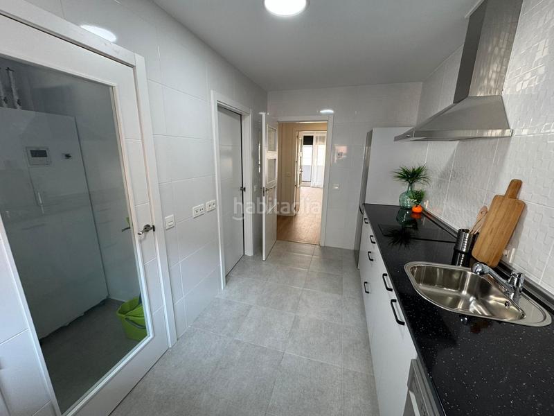 Foto 7be977e1-e6eb-43e6-b7f9-5353a2f1cf87. Alquiler piso empire homes ofrece piso de nueva construcción equipado con piscina ideal para parejas en Cáceres