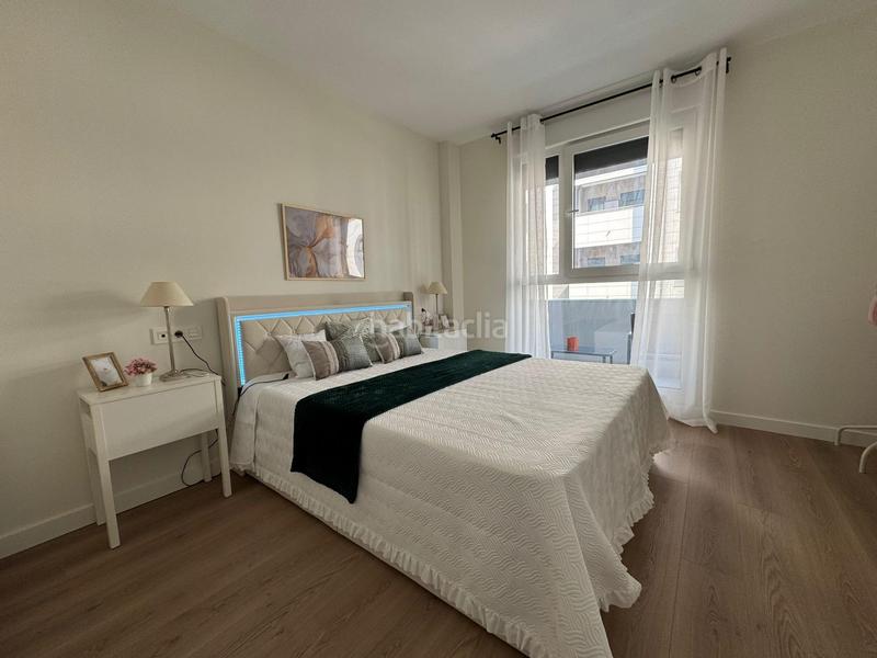 Foto 809d2072-21d3-45b9-9fb6-28355f4ef949. Alquiler piso empire homes ofrece piso de nueva construcción equipado con piscina ideal para parejas en Cáceres