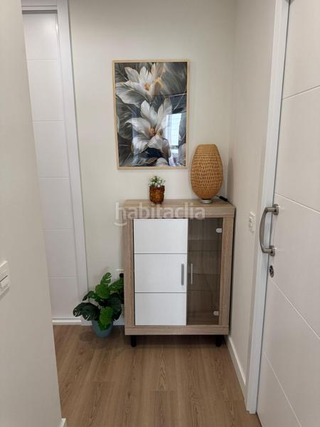 Foto 927d4cfa-d986-4ac8-82fa-1099fd7cedc0. Alquiler piso empire homes ofrece piso de nueva construcción equipado con piscina ideal para parejas en Cáceres