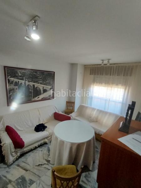 Foto bb98c6a4-c5bc-4d85-9f8a-1e3ccc6aab11. Alquiler piso empire homes ofrece piso en el Centro en Cáceres