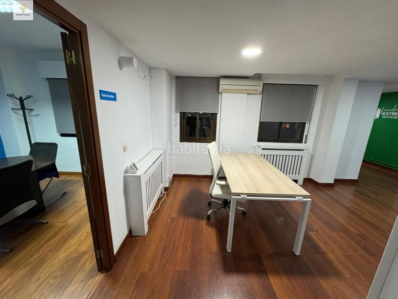 Foto d26d9d06-086e-418a-9d84-38e892b64a0c. Location bureau avec chauffage dans Centro Cáceres
