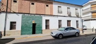 Édifice  Calle cervantes. Venta de edificio en pozoblanco