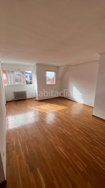 Foto a10c7d02-41ed-44c6-87b8-1a962e2c2da2. Pis amb calefacció piscina a Pinar de las Rozas Rozas de Madrid (Las)