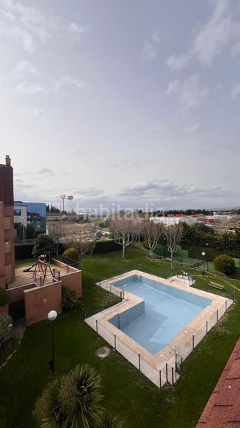 Foto da2bdc24-3bd1-43d1-8f7b-29d46cb222d1. Pis amb calefacció piscina a Pinar de las Rozas Rozas de Madrid (Las)