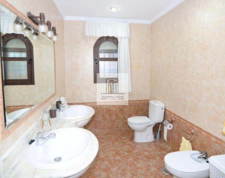 Foto 31bc22ac-8b44-458f-a9d8-fddf954bfda1. Chalet con camino parcheggio piscina in La Barrosa Chiclana de la Frontera