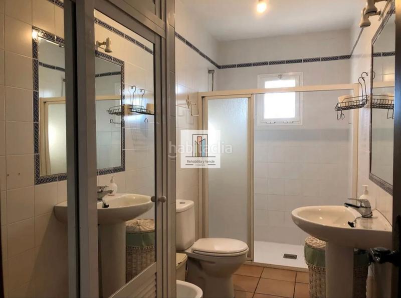 Foto 0c67efcb-0a2c-4253-b9fe-8cccb906f921. Xalet amb xemeneia aparcament piscina a La Barrosa Chiclana de la Frontera