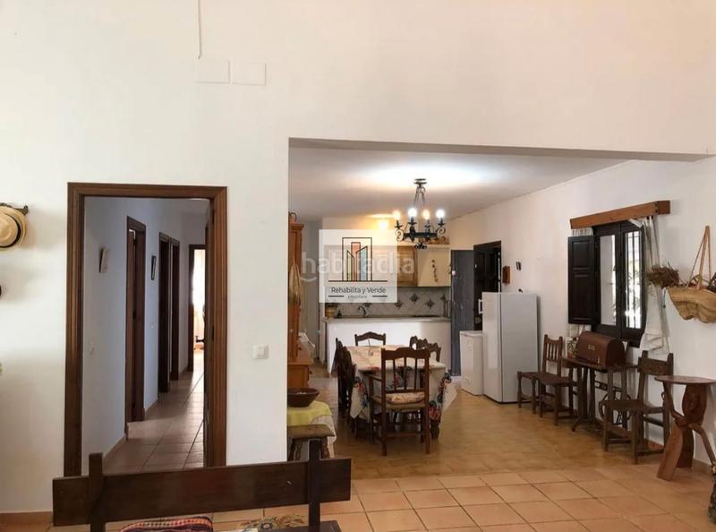 Foto 421975bd-5eff-4f91-a5f5-32d9f2630eb8. Xalet amb xemeneia aparcament piscina a La Barrosa Chiclana de la Frontera