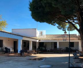 Xalet a La Barrosa. Chalet independiente en coto la campa en parcela de 5.000m2