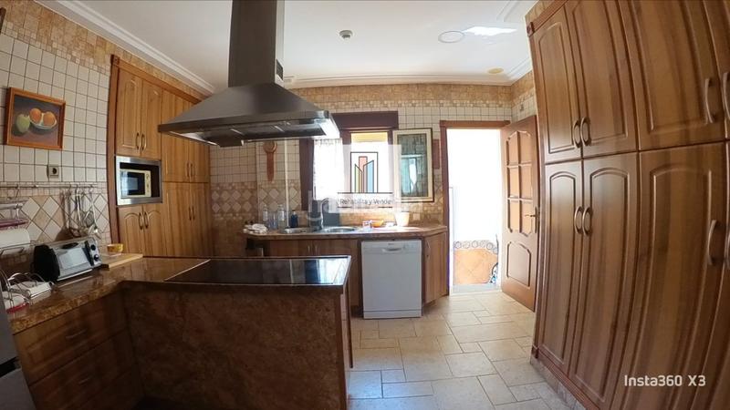 Foto a49820fc-9aaf-46cc-9c8f-8a248c49fc1b. Chalet avec parking dans La Barrosa Chiclana de la Frontera